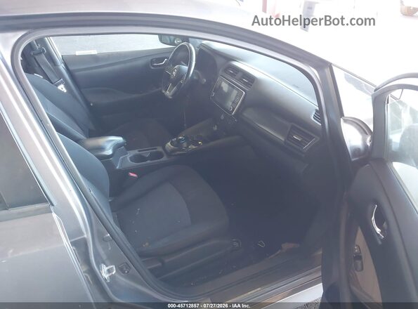 1N4BZ1CPXKC320673 2019 NISSAN LEAF Gray Вид салону спереду