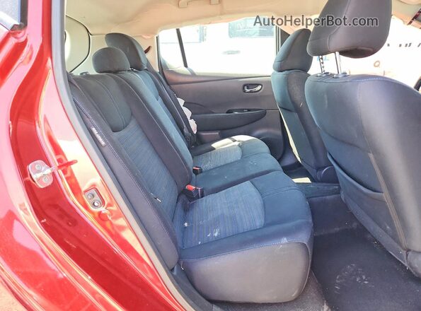 1N4BZ1CV8NC562879 2022 NISSAN LEAF Red Vista de los asientos traseros