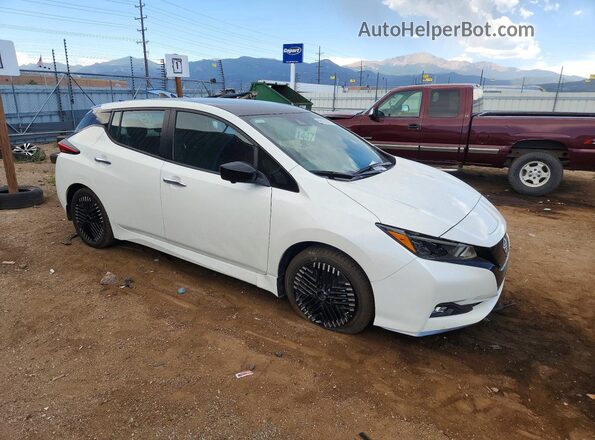 1N4CZ1CV0SC557479 2025 NISSAN LEAF Белый Передняя правая четверть