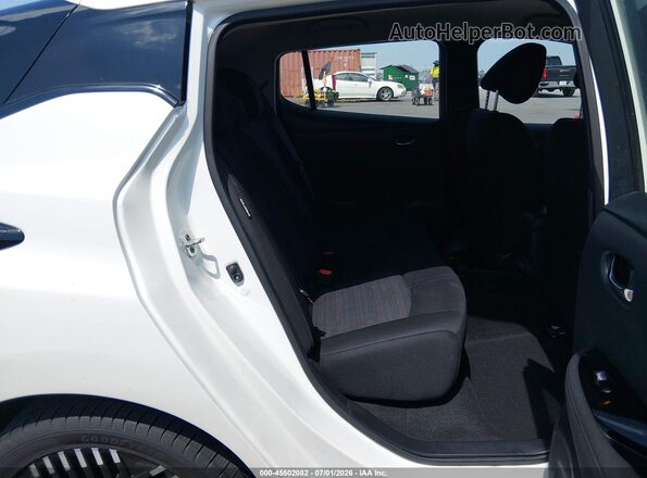 1N4CZ1CV1PC550872 2023 NISSAN LEAF White VIN կոդի պիտակի տեսք