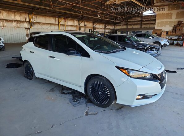 1N4CZ1CV1SC560052 2025 NISSAN LEAF White Передня права чверть
