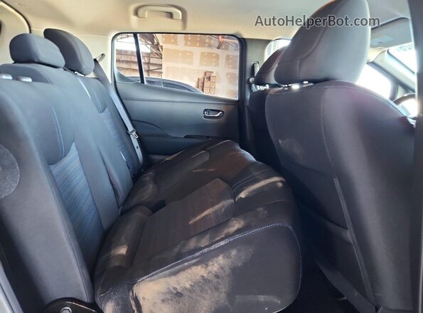1N4CZ1CV1SC560052 2025 NISSAN LEAF White Вид задніх сидінь