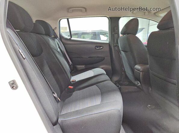 1N4CZ1CV2RC552343 2024 NISSAN LEAF White Vista de los asientos traseros