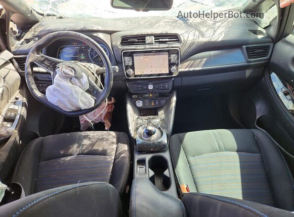 1N4CZ1CV2SC566880 2025 NISSAN LEAF Silver წინა პანელის ხედი