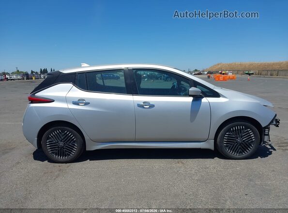 1N4CZ1CV4PC551952 2023 NISSAN LEAF Silver Widok wnętrza 360 stopni