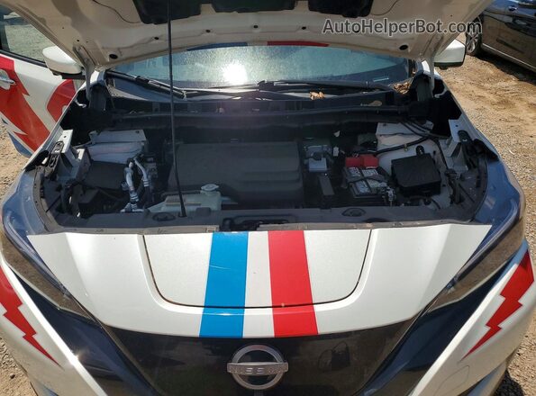1N4CZ1CV6SC559723 2025 NISSAN LEAF White Вид задньої частини салону