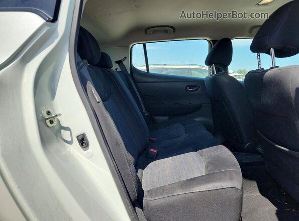 1N4CZ1CV8PC552389 2023 NISSAN LEAF White Vista de los asientos traseros
