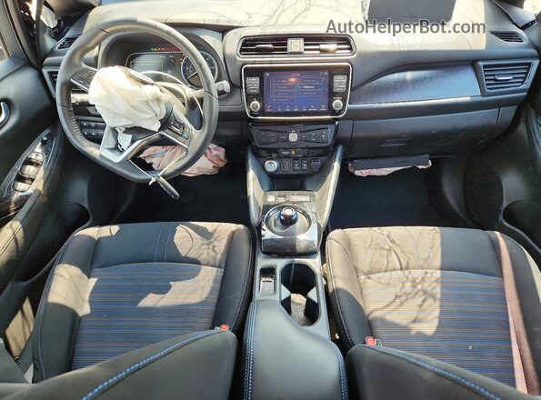 1N4CZ1CVXSC561846 2025 NISSAN LEAF Blue Vista del salpicadero