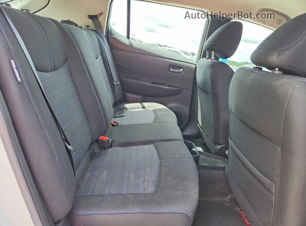 1N4CZ1CVXSC567145 2025 NISSAN LEAF White Вид задніх сидінь