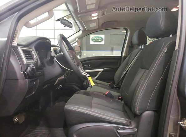 1N6AA1F38JN528752 2018 NISSAN TITAN Gray Սալոնի դիմացի տեսք