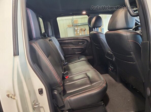 1N6AA1FB7MN510237 2021 NISSAN TITAN Белый Вид задних сидений