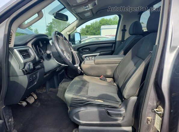 1N6AA1R84HN544612 2017 NISSAN TITAN Gray წინა სალონის ხედი