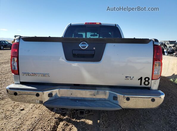 1N6AD0CW4HN748920 2017 NISSAN FRONTIER Silver Widok z tyłu