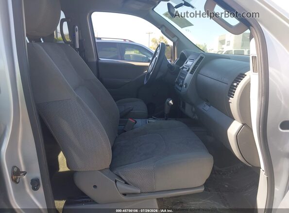 1N6AD0ER2GN726985 2016 NISSAN FRONTIER Silver Սալոնի դիմացի տեսք