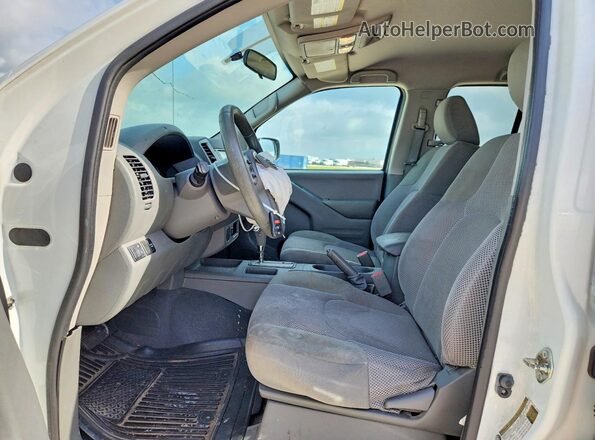 1N6AD0ER2JN768922 2018 NISSAN FRONTIER White Вид салону спереду