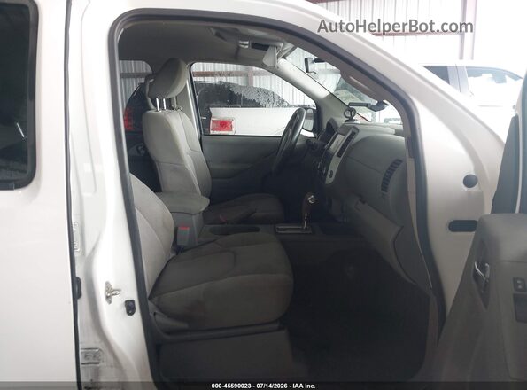 1N6AD0ER2KN768145 2019 NISSAN FRONTIER White Front interior view