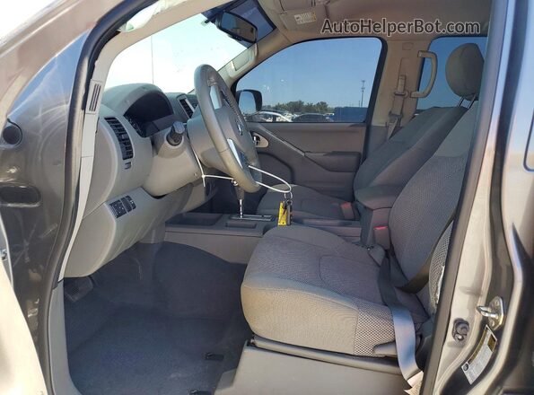 1N6AD0ER2KN882095 2019 NISSAN FRONTIER Gray Front interior view
