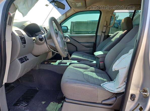 1N6AD0ER4KN734062 2019 NISSAN FRONTIER Серебряный Вид салона спереди