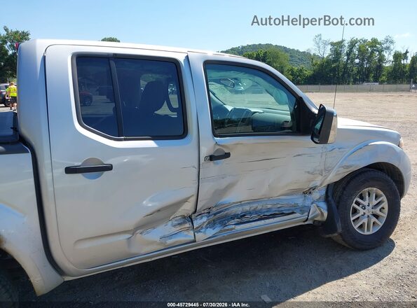1N6AD0EV2HN754218 2017 NISSAN FRONTIER Серебряный Вид спереди