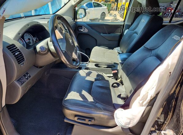 1N6AD0EV2HN774582 2017 NISSAN FRONTIER Черный Вид салона спереди