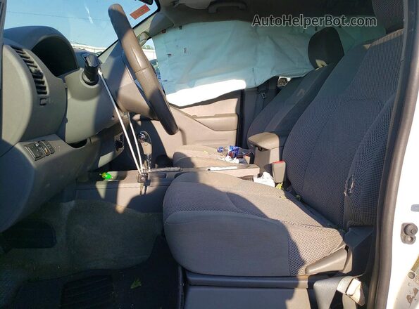1N6AD0EV5HN701898 2017 NISSAN FRONTIER White Front interior view