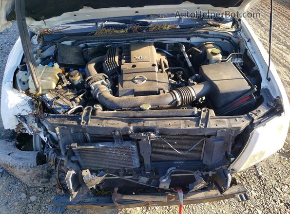 1N6AD0EV5HN701898 2017 NISSAN FRONTIER White Rear interior view