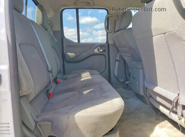 1N6AD0FV3GN796572 2016 NISSAN FRONTIER White Widok tylnych siedzeń