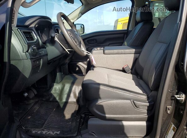 1N6BA1F13HN512990 2017 NISSAN TITAN Black Front interior view