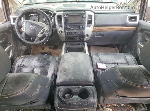 1N6BA1F2XHN509027 2017 NISSAN TITAN Серый Вид панели приборов