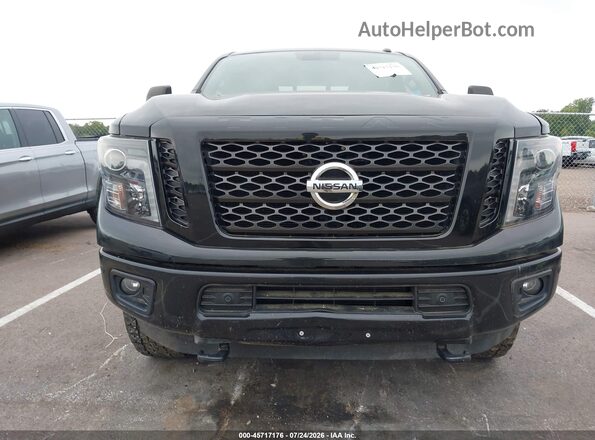 1N6BA1F40JN520285 2018 NISSAN TITAN XD Black Вид спереду
