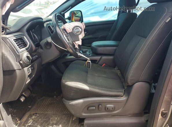 1N6BA1F42JN523446 2018 NISSAN TITAN Gray Սալոնի դիմացի տեսք