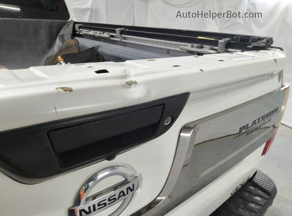 1N6BA1F46JN521358 2018 NISSAN TITAN White 