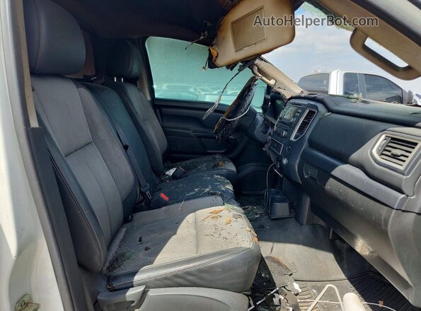 1N6BA1RP4HN549806 2017 NISSAN TITAN Белый Вид задних сидений