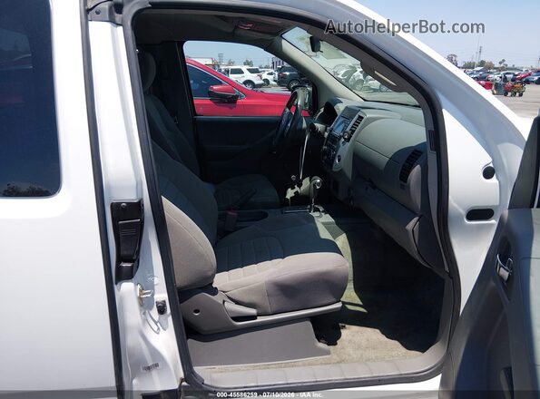 1N6BD0CT0JN705367 2018 NISSAN FRONTIER Белый Вид салона спереди
