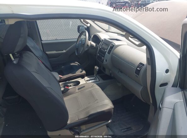 1N6BD0CT2GN721417 2016 NISSAN FRONTIER White Вид салону спереду
