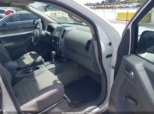 1N6BD0CT2JN723935 2018 NISSAN FRONTIER White Vista interior delantera