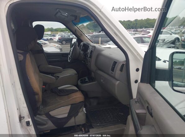 1N6BF0KM4GN804531 2016 NISSAN NV CARGO NV1500 Белый Вид салона спереди