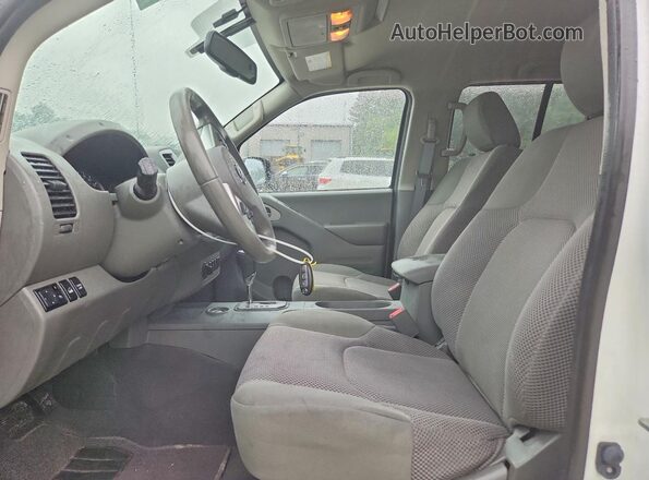 1N6ED0EB6LN719648 2020 NISSAN FRONTIER Белый Вид салона спереди