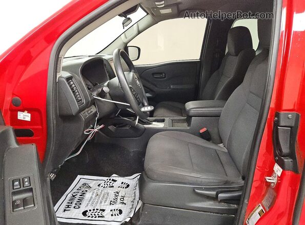 1N6ED1CL6RN666170 2024 NISSAN FRONTIER Красный Вид салона спереди