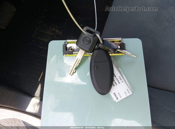 1N6ED1CM1SN648318 2025 NISSAN FRONTIER Белый Вид панели приборов