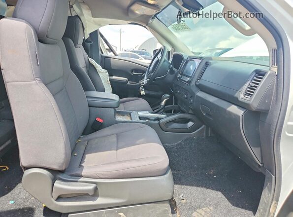 1N6ED1CM3RN673215 2024 NISSAN FRONTIER Белый Вид салона спереди
