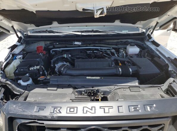1N6ED1CM4RN673384 2024 NISSAN FRONTIER White Rear interior view