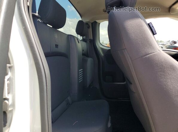 1N6ED1CMXRN674376 2024 NISSAN FRONTIER White Rear seats view