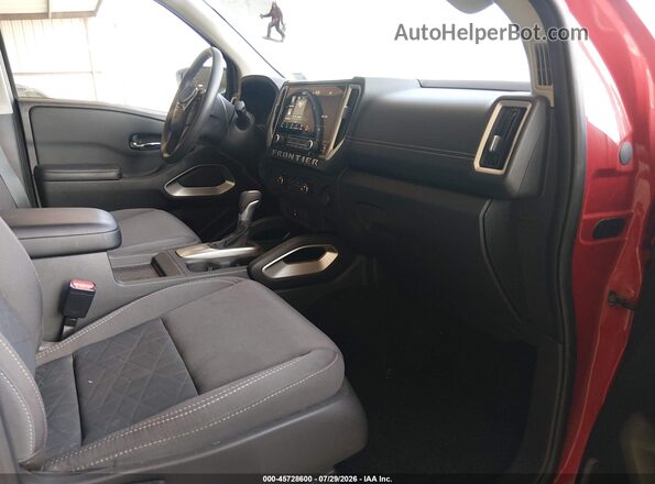 1N6ED1EJ9SN634945 2025 NISSAN FRONTIER Красный Вид салона спереди