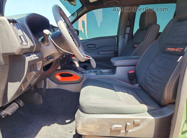 1N6ED1EK2TN647871 2026 NISSAN FRONTIER Green Front interior view