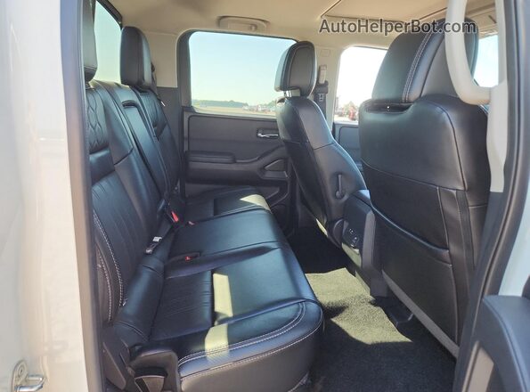 1N6ED1EK5RN634783 2024 NISSAN FRONTIER White Widok tylnych siedzeń