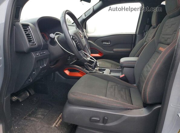 1N6ED1EK7PN673341 2023 NISSAN FRONTIER Blue Вид салону спереду