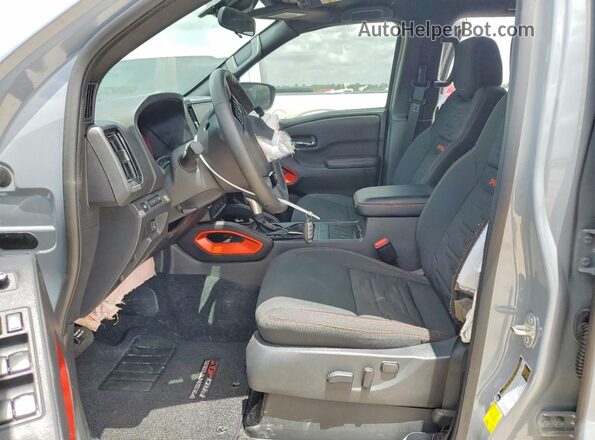 1N6ED1EK7SN614962 2025 NISSAN FRONTIER Gray Вид салону спереду