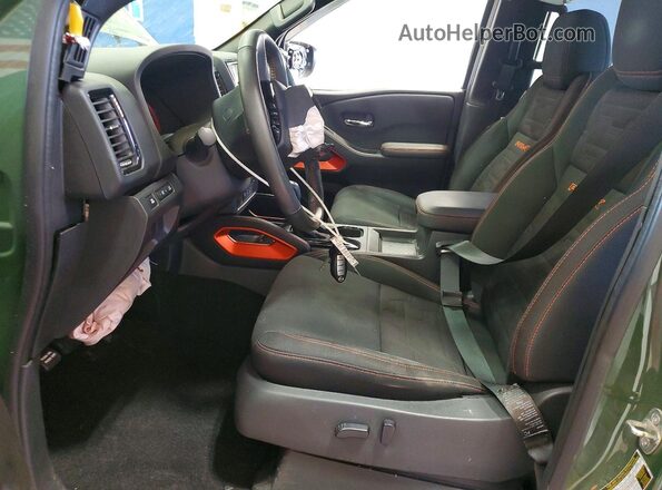 1N6ED1EKXNN665120 2022 NISSAN FRONTIER Green Vista interior delantera