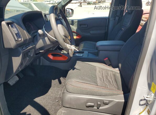 1N6ED1EKXTN600314 2026 NISSAN FRONTIER Gray Вид салону спереду